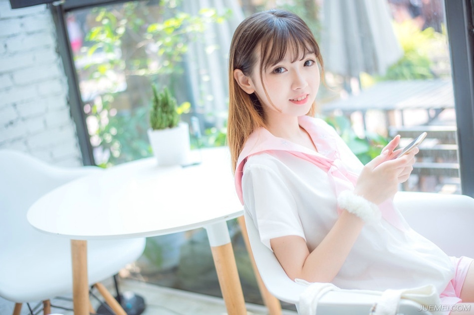 后来再也没有给她特别关心上线提示音消息提示音，攒够了失望便不再抱有希望。
